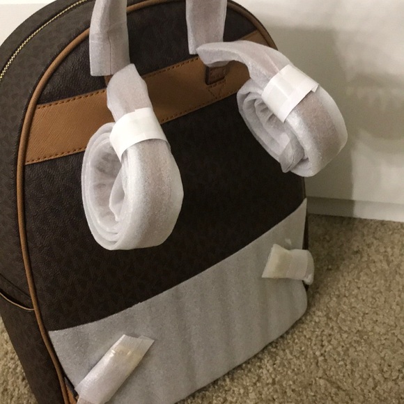 Nwt Michael Kors backpack signature style - Picture 4 of 8